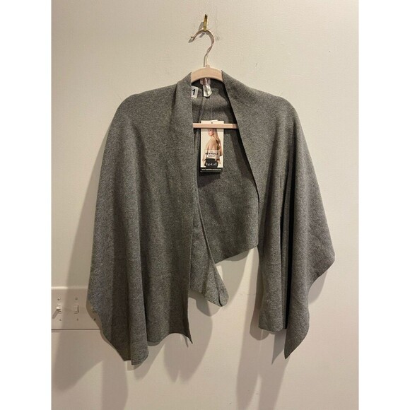 Top It Off The Keyhole Wrap Womens Gray Sweater Shawl OS Open Front Knit NWT - Picture 4 of 9